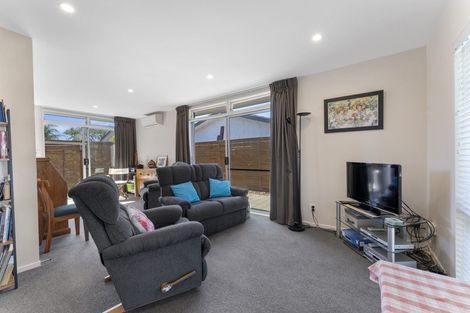 Photo of property in 37 Callender Terrace, Paraparaumu Beach, Paraparaumu, 5032
