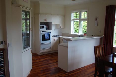 Photo of property in 28 Saint Michaels Crescent, Kelburn, Wellington, 6012