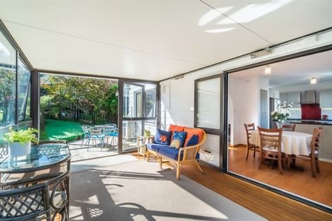 Photo of property in 1/10 Remus Place, Totara Vale, Auckland, 0629