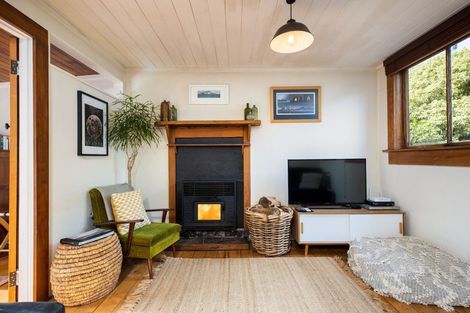 Photo of property in 46 Fox Street, Opunake, 4616