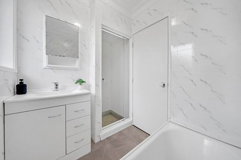 Photo of property in 3 Dundas Place, Henderson, Auckland, 0612