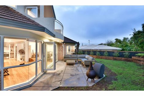 Photo of property in 168 Centreway Road, Orewa, 0931