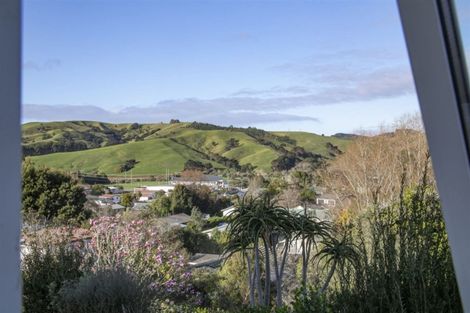 Photo of property in 11 Rauta Way, Helensville, 0800