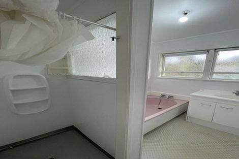 Photo of property in 36 Woodside Avenue, Northcote, Auckland, 0627