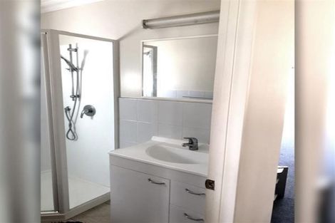 Photo of property in 16 Ewhurst Place, Goodwood Heights, Auckland, 2105