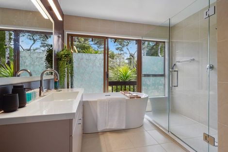 Photo of property in 16 Langstone Place, Chatswood, Auckland, 0626