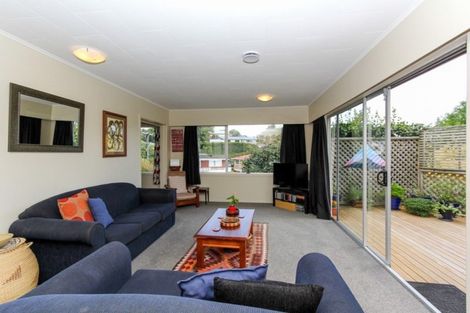 Photo of property in 27 Beaumont Crescent, Frankleigh Park, New Plymouth, 4310