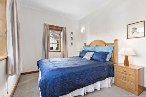 Photo of property in 10 Wayside, Miramar, Wellington, 6022