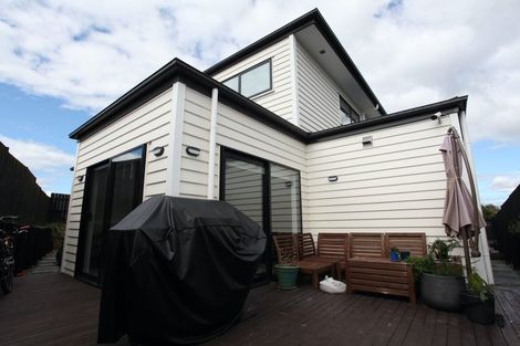 Photo of property in 10b Kurnell Drive, Botany Downs, Auckland, 2010