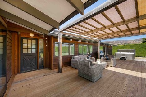 Photo of property in 1 Hall Road, Bannockburn, Cromwell, 9384