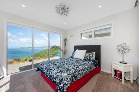 Photo of property in 27 Cromwell Point, Newlands, Wellington, 6037