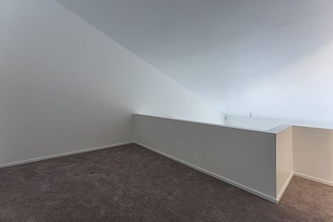 Photo of property in 28 Chelverton Terrace, Red Beach, 0932