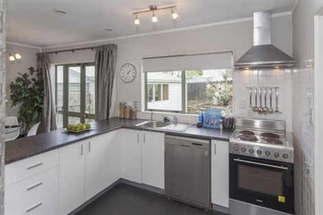 Photo of property in 105 Sykes Road, Weymouth, Auckland, 2103