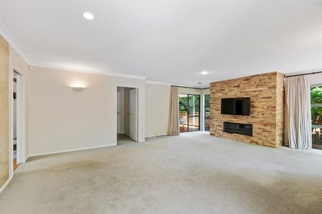 Photo of property in 8a Williams Terrace, Fitzherbert, Palmerston North, 4410
