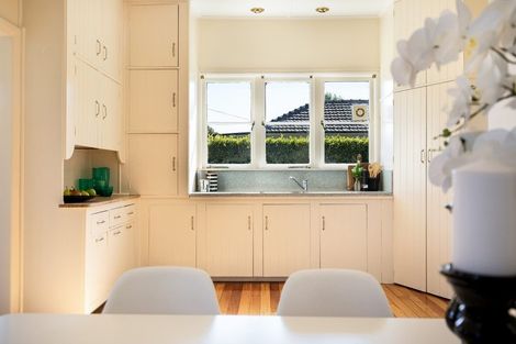 Photo of property in 127b Williams Street, Cambridge, 3434