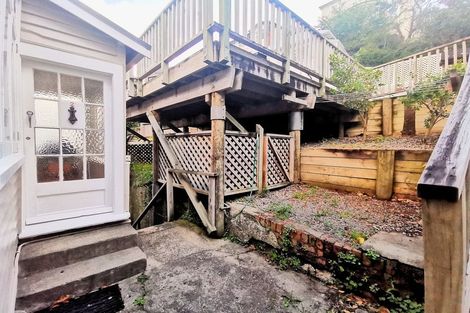 Photo of property in 1/17 Clifton Terrace, Kelburn, Wellington, 6012