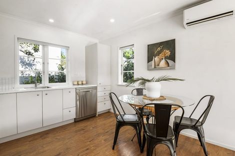 Photo of property in 7a Nelson Avenue, Northcote Point, Auckland, 0627