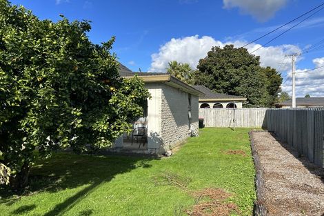 Photo of property in 1/39 Clevedon Road, Papakura, 2110