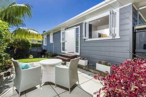 Photo of property in 10 Spencer Terrace, Hauraki, Auckland, 0622