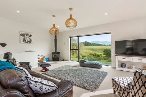 Photo of property in 36 Robertson Street, Raglan, 3225