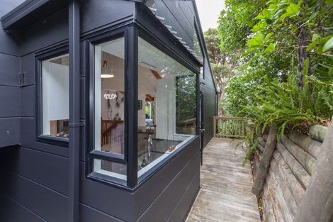 Photo of property in 20 Tiromoana Road, Raumati South, Paraparaumu, 5032