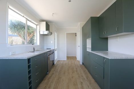 Photo of property in 1/18 Cranston Street, Torbay, Auckland, 0632