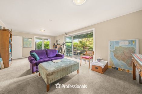 Photo of property in 73 Tirohanga Road, Tirohanga, Lower Hutt, 5010