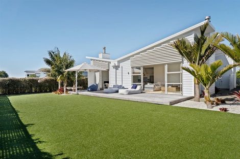 Photo of property in 15 Kewai Street, Omaha, 0986