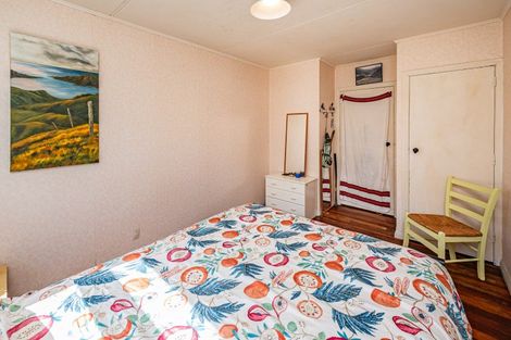 Photo of property in 10 Waitai Street, Castlecliff, Whanganui, 4501