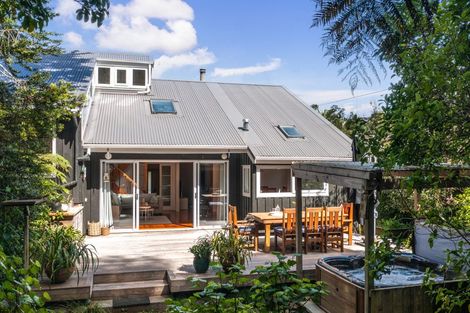 Photo of property in 264 Beach Road, Campbells Bay, Auckland, 0630