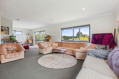 Photo of property in 14 Arthur Road, Paraite, New Plymouth, 4373