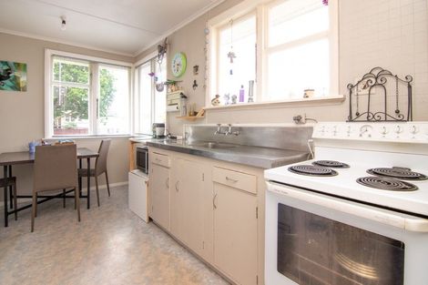 Photo of property in 10 Belfast Place, Roslyn, Palmerston North, 4414