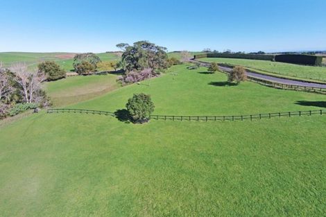 Photo of property in 10 Bryant Road, Karaka, Papakura, 2580