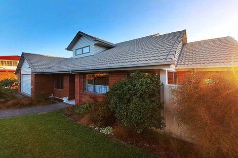 Photo of property in 18 Sharples Place, Somerville, Auckland, 2014