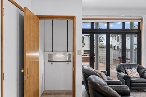 Photo of property in 34 The Esplanade, Westshore, Napier, 4110