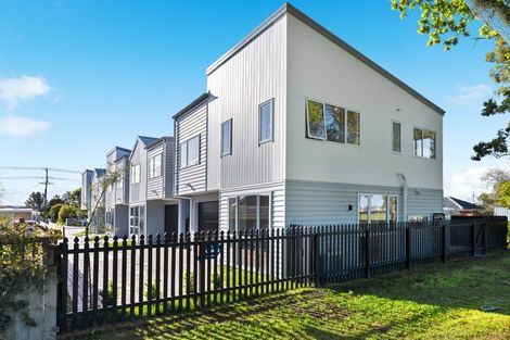 Photo of property in 80e Matipo Road, Te Atatu Peninsula, Auckland, 0610