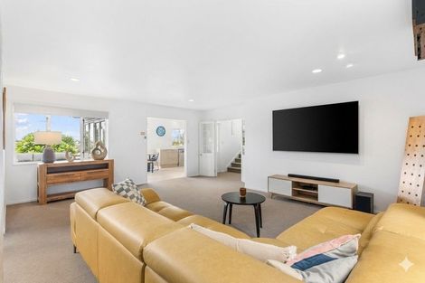 Photo of property in 21a Monyash Road, Manly, Whangaparaoa, 0930