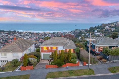Photo of property in 139 Easther Crescent, Kew, Dunedin, 9012