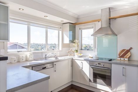 Photo of property in 69 Buscomb Avenue, Henderson, Auckland, 0610