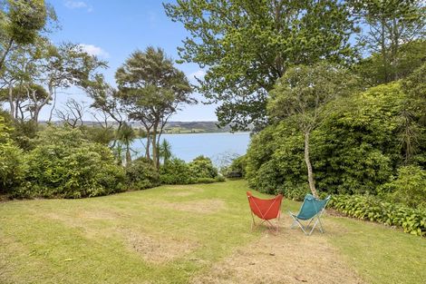 Photo of property in 211 Doctors Point Road, Waitati, 9085