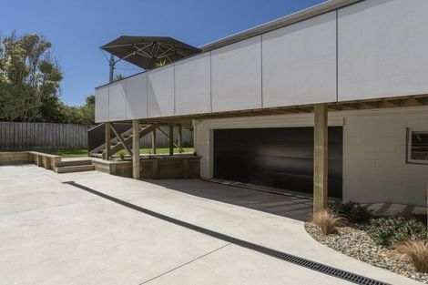 Photo of property in 3 Kitchener Terrace, Moturoa, New Plymouth, 4310