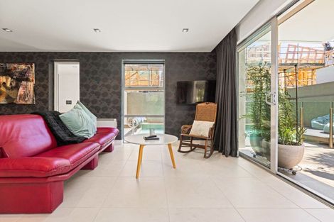 Photo of property in 19 Kilmore Street, Christchurch Central, Christchurch, 8013