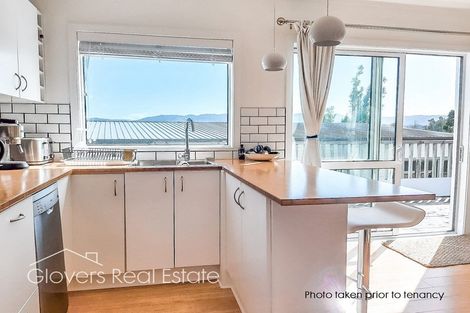 Photo of property in 3 Western Court, Sunnyvale, Auckland, 0612