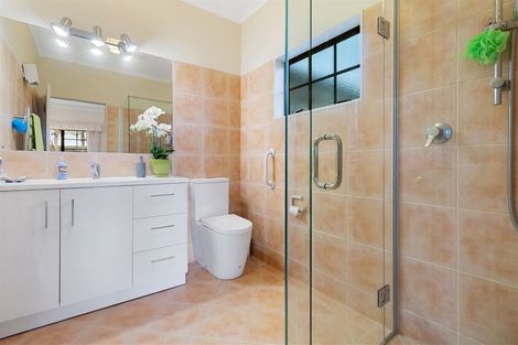 Photo of property in 117 Charleston Avenue, Whangamata, 3620