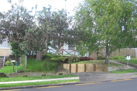 Photo of property in 3/9 College Road, Northcote, Auckland, 0627
