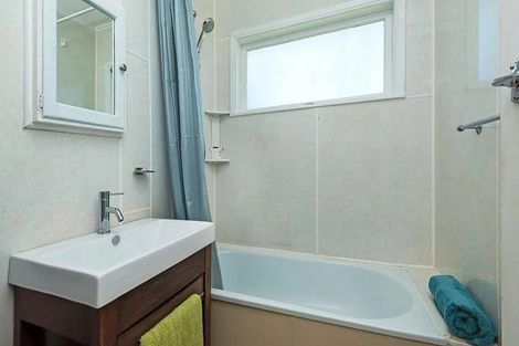 Photo of property in 112 Cargill Street, Papakura, 2110