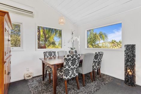 Photo of property in 141 Matipo Road, Te Atatu Peninsula, Auckland, 0610