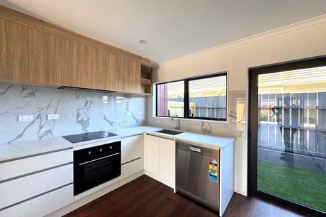 Photo of property in 56d Cyclamen Road, Mangere, Auckland, 2022