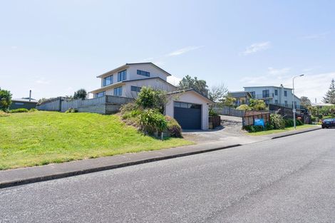 Photo of property in 4 Arataki Grove, Waitarere Beach, Levin, 5510