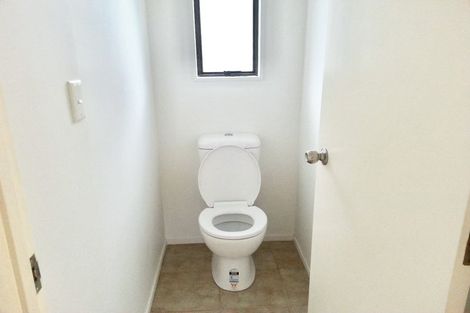 Photo of property in 1/67 Trias Road, Totara Vale, Auckland, 0629